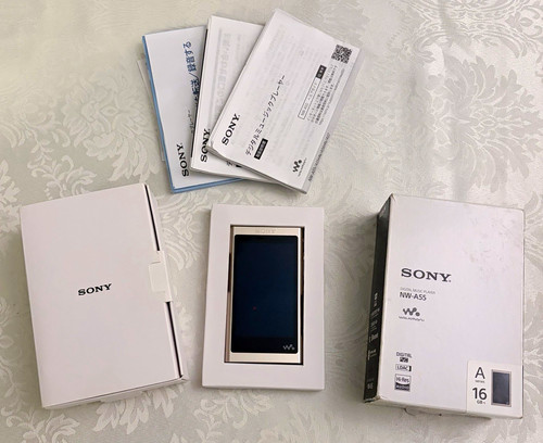 Sony walkman a55 16gb - walkman, gold
